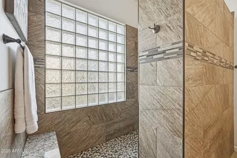 Bath - 547 E Parkview Dr, Gilbert, AZ 85295 photo 3 of 5