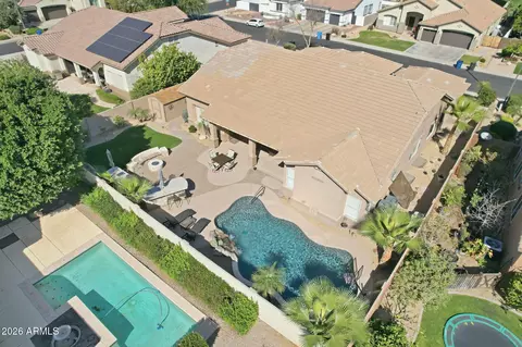 View/Area - 547 E Parkview Dr, Gilbert, AZ 85295 photo 2 of 4