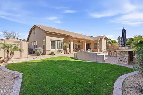 Exterior - 547 E Parkview Dr, Gilbert, AZ 85295 photo 7 of 10