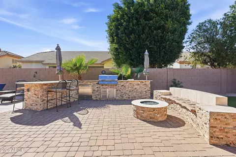Exterior - 547 E Parkview Dr, Gilbert, AZ 85295 photo 8 of 10