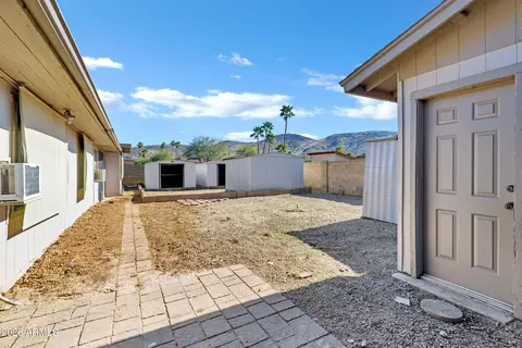 Exterior - 1521 W Thunderbird Rd, Phoenix, AZ 85023 photo 7 of 7
