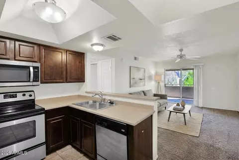 Kitchen - 1720 E Thunderbird Rd #2060, Phoenix, AZ 85022 photo 3 of 4