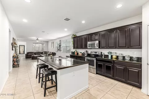 10336 W Hughes Dr, Tolleson, AZ 85353