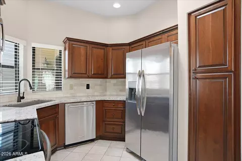 Kitchen - 13036 S 46th St, Phoenix, AZ 85044 photo 3 of 3