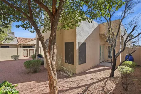 Exterior - 13036 S 46th St, Phoenix, AZ 85044 photo 7 of 10
