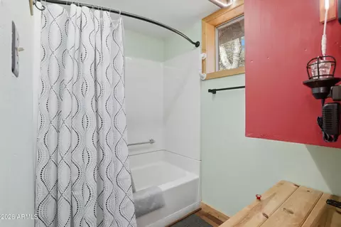 Bath - 3747 N Mohawk St, Pine, AZ 85544 photo 1 of 3