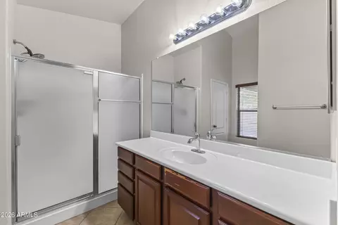 Bath - 2807 E Questa Dr, Phoenix, AZ 85024 photo 3 of 3