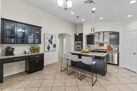 Kitchen - 2807 E Questa Dr, Phoenix, AZ 85024 photo 4 of 6