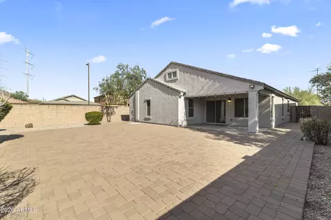 Exterior - 2807 E Questa Dr, Phoenix, AZ 85024 photo 4 of 9