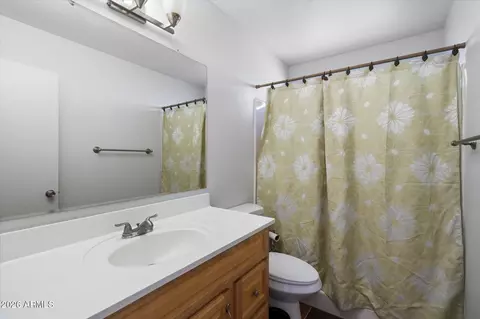 Bath - 3302 E Andorra Dr, Phoenix, AZ 85032 photo 1 of 1