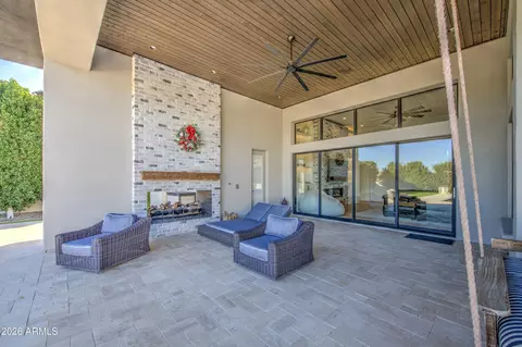 Exterior - 2896 E Arrowhead Trl, Gilbert, AZ 85297 photo 11 of 26