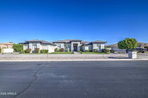 Exterior - 2896 E Arrowhead Trl, Gilbert, AZ 85297 photo 3 of 26