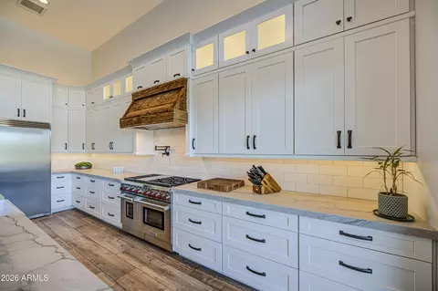 Kitchen - 2896 E Arrowhead Trl, Gilbert, AZ 85297 photo 6 of 10