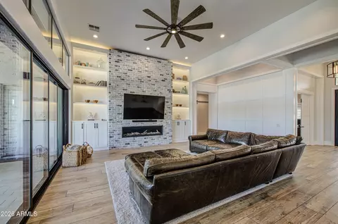 Living - 2896 E Arrowhead Trl, Gilbert, AZ 85297 photo 3 of 3