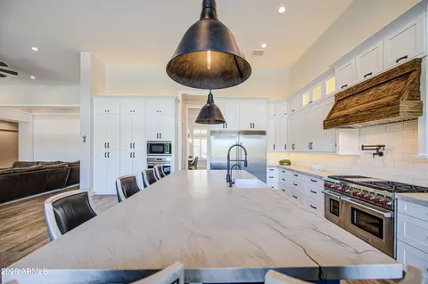 Kitchen - 2896 E Arrowhead Trl, Gilbert, AZ 85297 photo 5 of 10