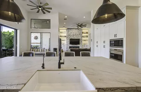 Kitchen - 2896 E Arrowhead Trl, Gilbert, AZ 85297 photo 8 of 10