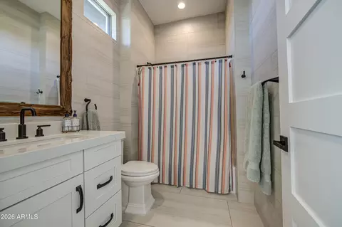 Bath - 2896 E Arrowhead Trl, Gilbert, AZ 85297 photo 9 of 16