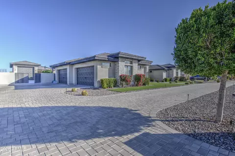 Exterior - 2896 E Arrowhead Trl, Gilbert, AZ 85297 photo 4 of 26