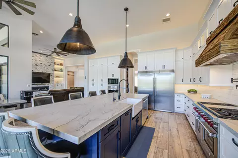 Kitchen - 2896 E Arrowhead Trl, Gilbert, AZ 85297 photo 7 of 10