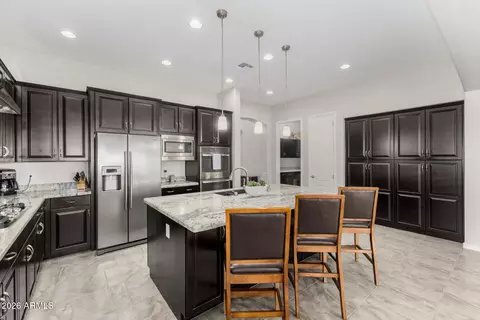 Kitchen - 3870 E Ficus Way, Gilbert, AZ 85298 photo 4 of 4