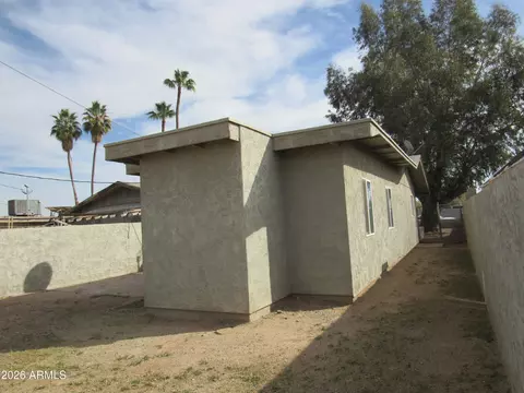Exterior - 4624 S 19th Ave, Phoenix, AZ 85041 photo 8 of 11