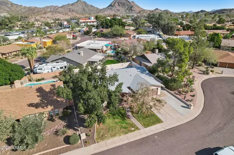 View/Area - 1810 E Harmont Dr, Phoenix, AZ 85020 photo 3 of 19