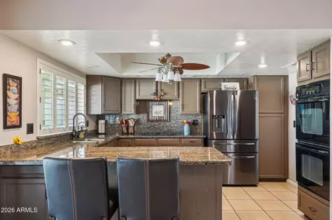 Kitchen - 1810 E Harmont Dr, Phoenix, AZ 85020 photo 2 of 4