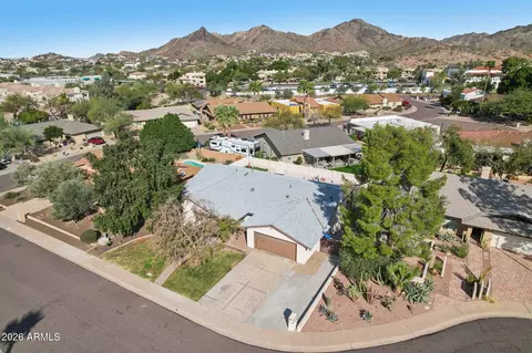 View/Area - 1810 E Harmont Dr, Phoenix, AZ 85020 photo 2 of 19