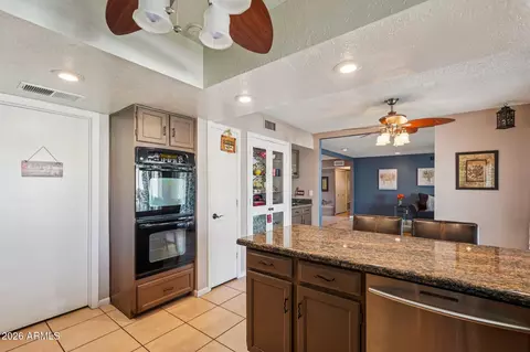 Kitchen - 1810 E Harmont Dr, Phoenix, AZ 85020 photo 4 of 4