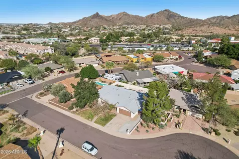 View/Area - 1810 E Harmont Dr, Phoenix, AZ 85020 photo 9 of 19