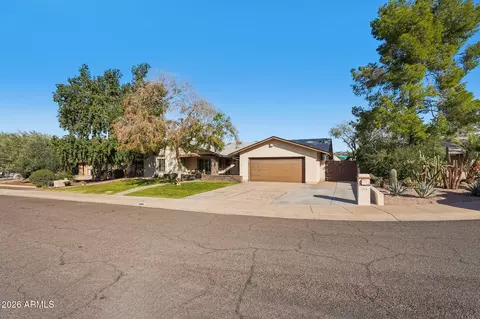 Exterior - 1810 E Harmont Dr, Phoenix, AZ 85020 photo 4 of 8