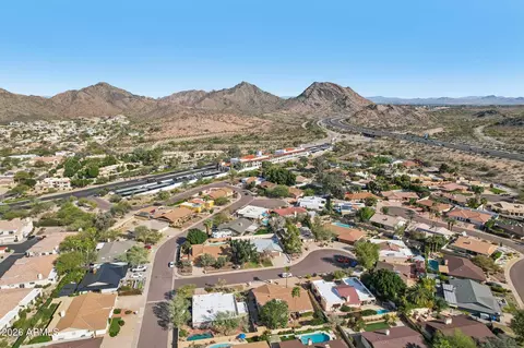 View/Area - 1810 E Harmont Dr, Phoenix, AZ 85020 photo 4 of 19