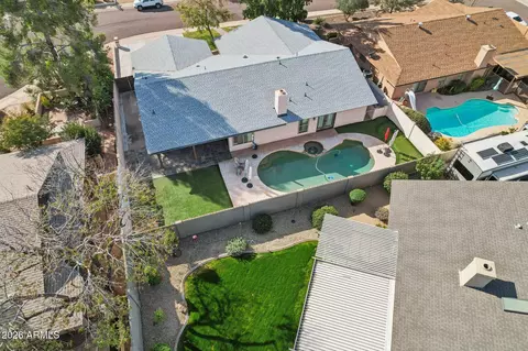 View/Area - 1810 E Harmont Dr, Phoenix, AZ 85020 photo 12 of 19