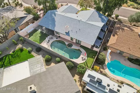 View/Area - 1810 E Harmont Dr, Phoenix, AZ 85020 photo 16 of 19