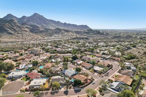 View/Area - 1810 E Harmont Dr, Phoenix, AZ 85020 photo 7 of 19