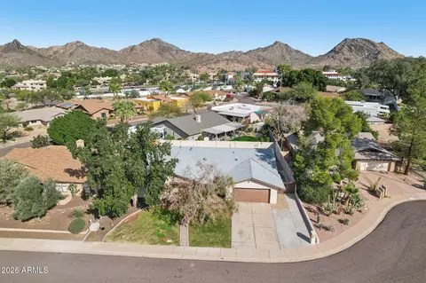 View/Area - 1810 E Harmont Dr, Phoenix, AZ 85020 photo 1 of 19