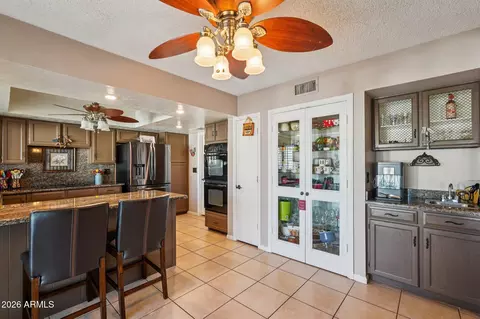 Kitchen - 1810 E Harmont Dr, Phoenix, AZ 85020 photo 1 of 4