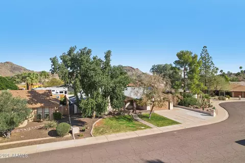 View/Area - 1810 E Harmont Dr, Phoenix, AZ 85020 photo 8 of 19