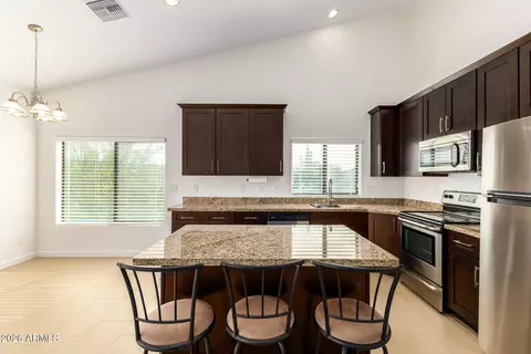 49112 N 3rd Ave, New River, AZ 85087