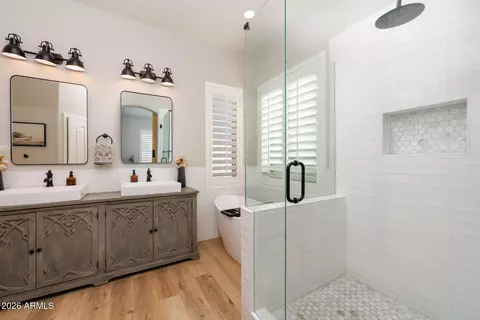 Bath - 4167 E Dubois Ave, Gilbert, AZ 85298 photo 1 of 3