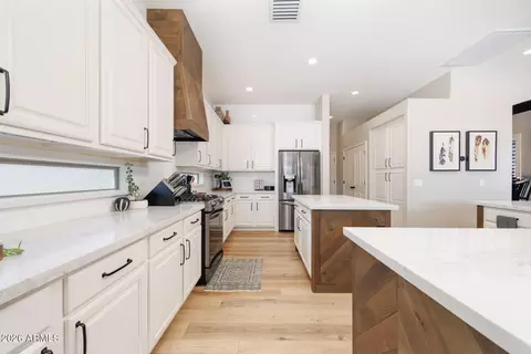 Kitchen - 4167 E Dubois Ave, Gilbert, AZ 85298 photo 1 of 6