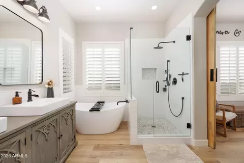 Bath - 4167 E Dubois Ave, Gilbert, AZ 85298 photo 2 of 3