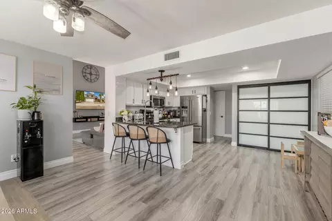 124 W Mohawk Dr, Phoenix, AZ 85027 photo 8
