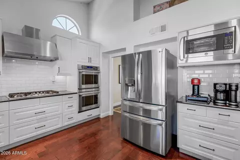 Kitchen - 4658 E Kings Ave, Phoenix, AZ 85032 photo 3 of 4