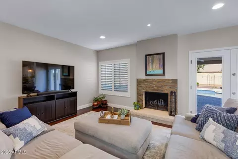 Living - 4658 E Kings Ave, Phoenix, AZ 85032 photo 3 of 5