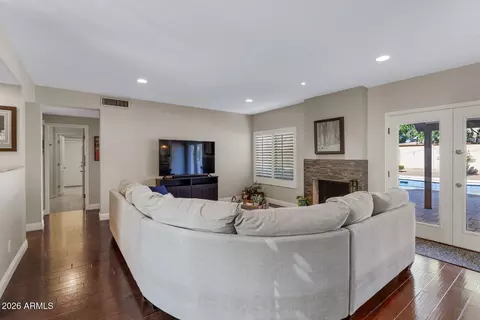 Living - 4658 E Kings Ave, Phoenix, AZ 85032 photo 2 of 5