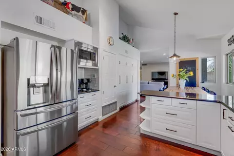 Kitchen - 4658 E Kings Ave, Phoenix, AZ 85032 photo 4 of 4