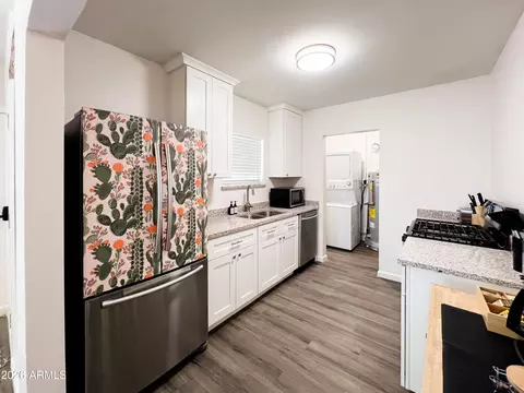Kitchen - 4128 N 3rd Ave, Phoenix, AZ 85013 photo 2 of 5