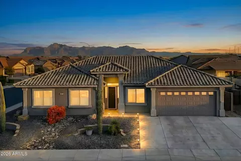 3041 S Lindenwood Cir, Mesa, AZ 85212