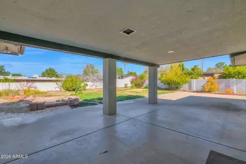 Exterior - 2818 E Calaveros Dr, Phoenix, AZ 85028 photo 4 of 10